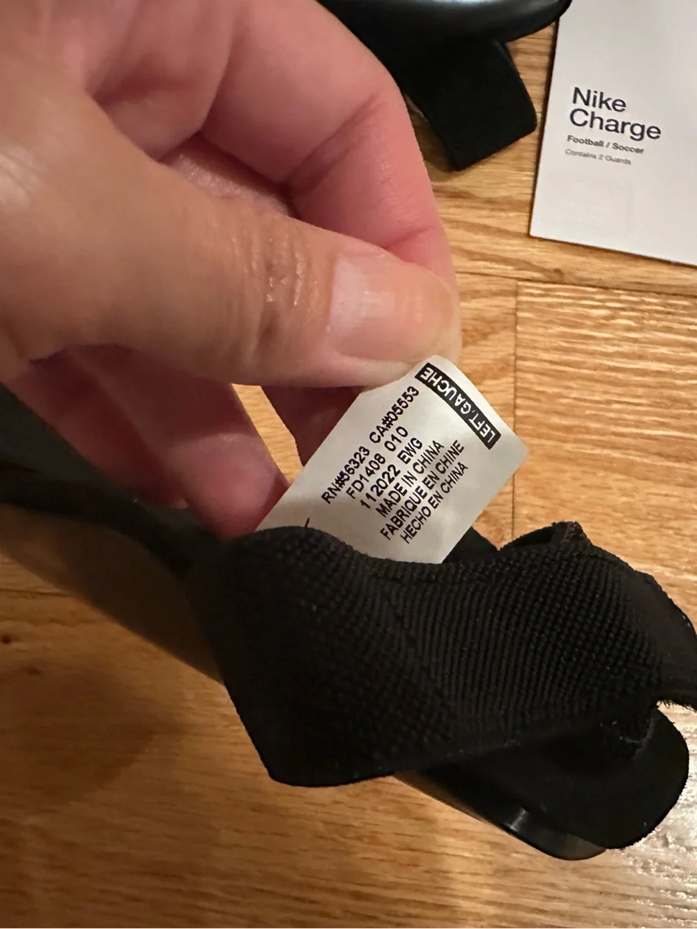 NWT Nike Youth Charge Soccer Shin Guard